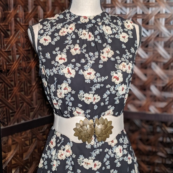 EUC DR2 Dress - Picture 6 of 7